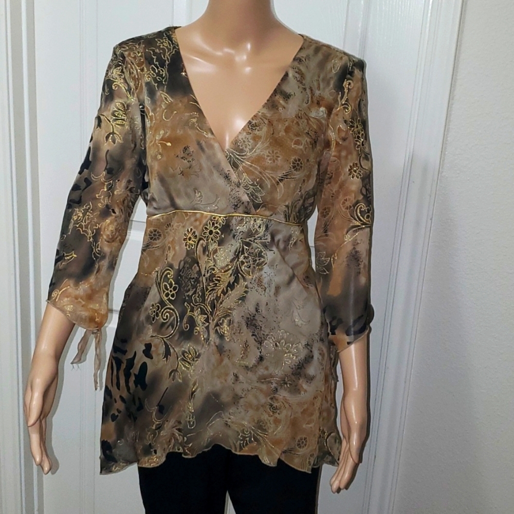Fenomenon XL artsy gold metallic scribbles flowers on chiffon overlay surplice